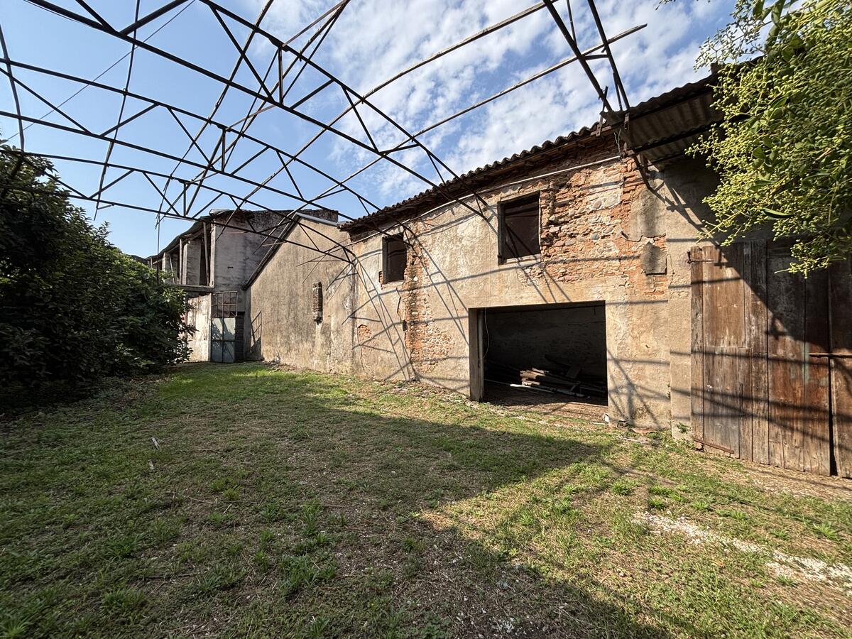 Rustico / Casale Residenziali in vendita - 24