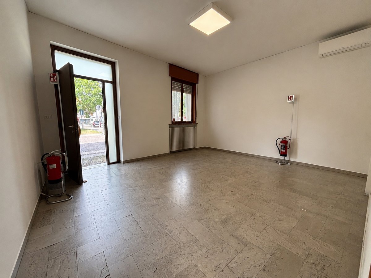 Ufficio Commerciali In affitto - 1