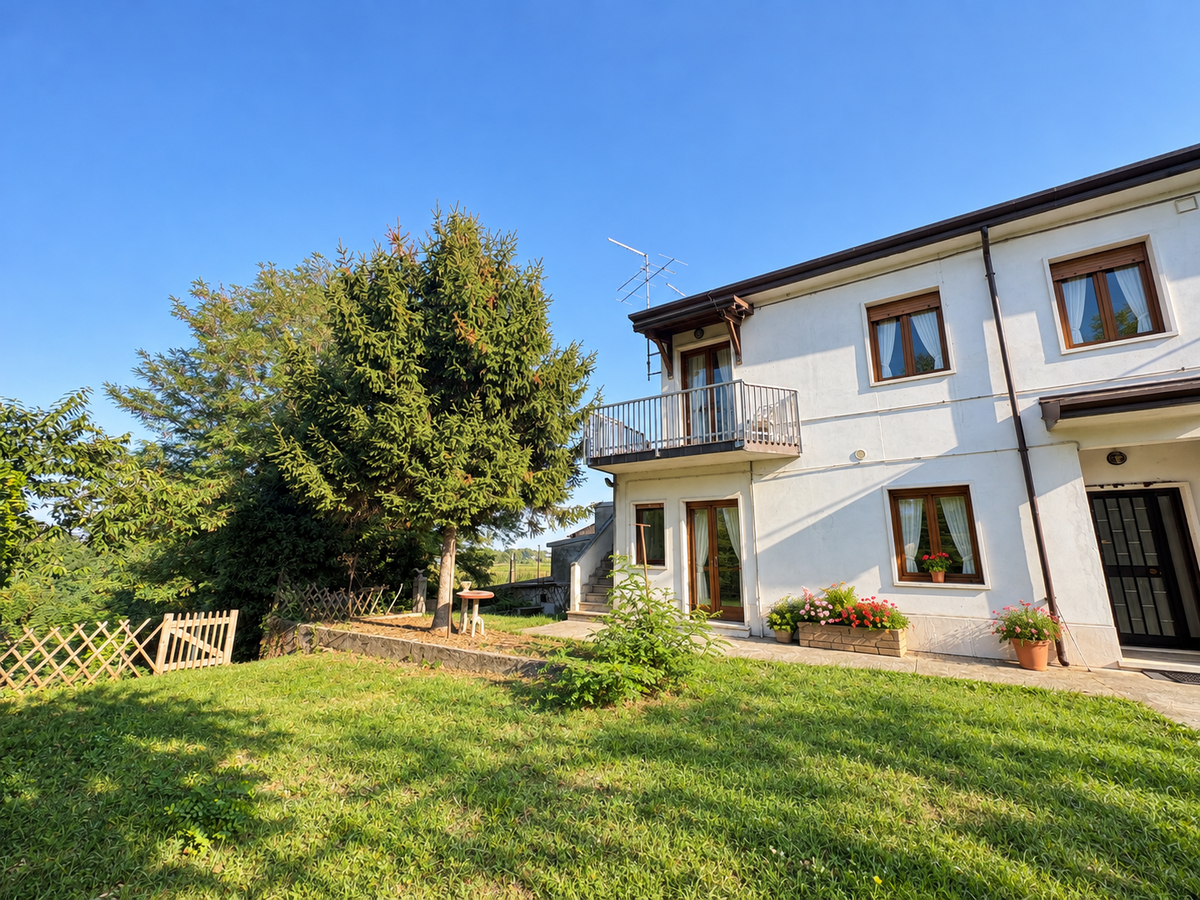 Villa bifamiliare Residenziali in vendita - 2